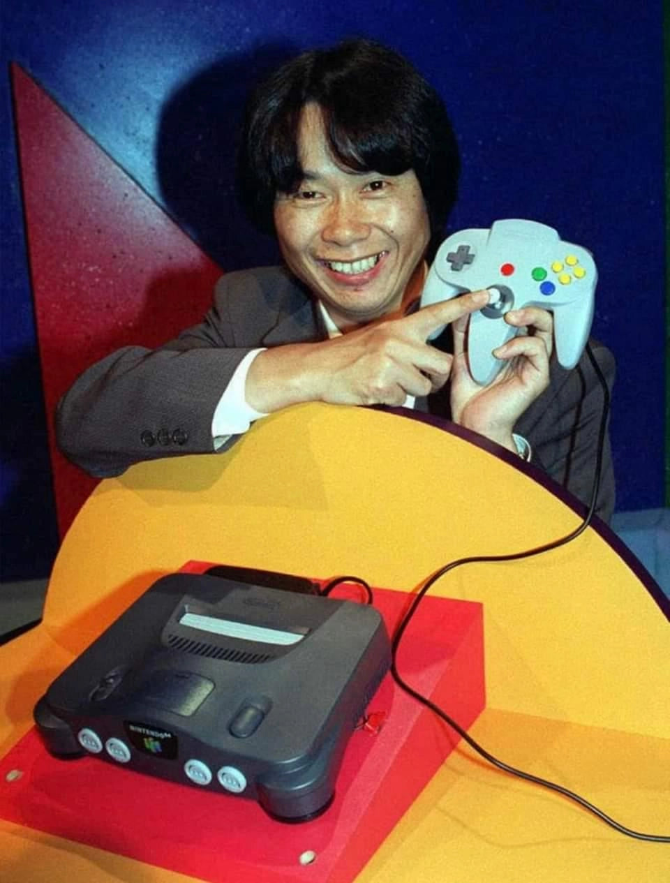 Nintendo 64 console Japanese launch with Miyamoto on Retropixl.com for retrogaming players and collectors