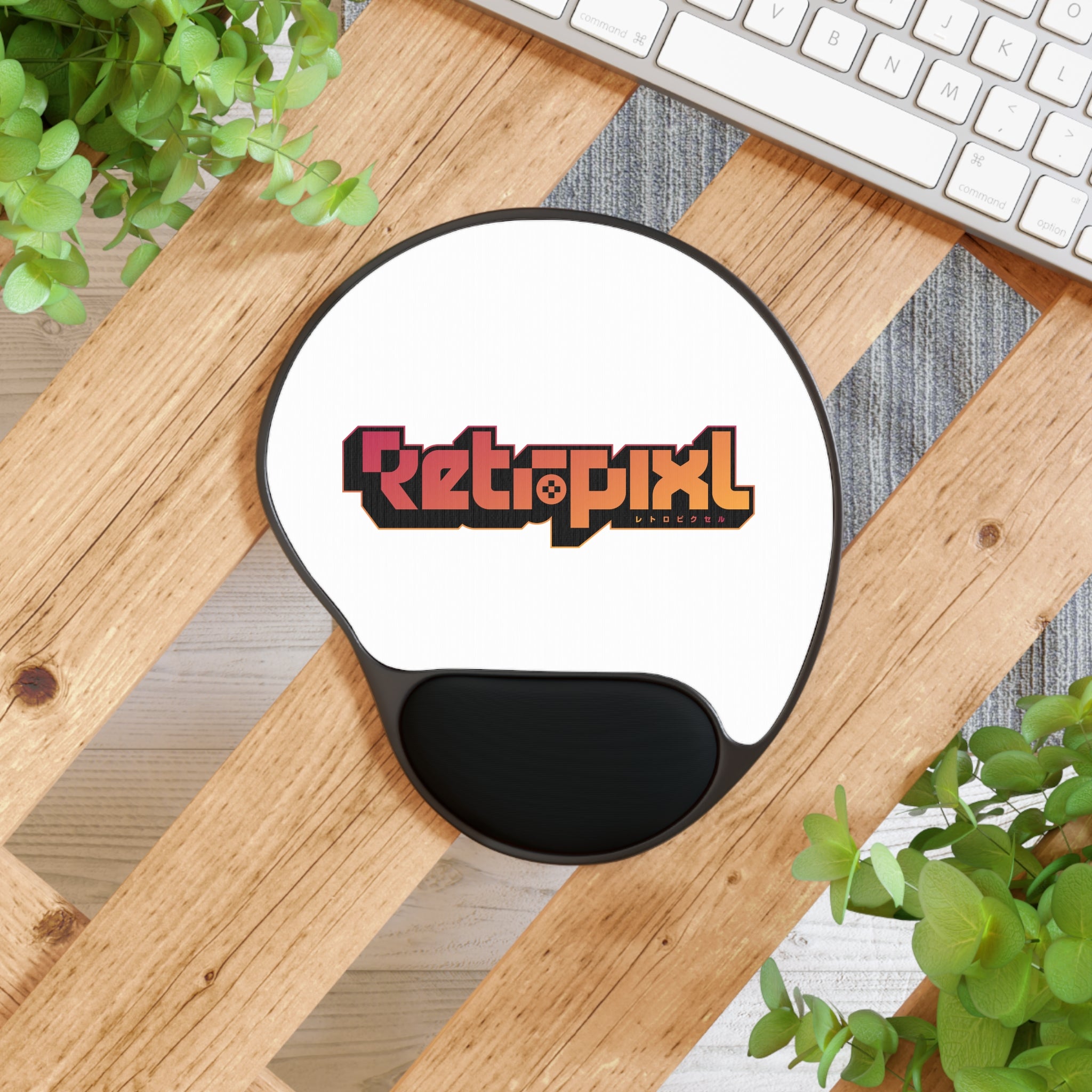 mouse pad for retro gaming players and retrogaming collectors on retropixl.com that provides consoles from Japan