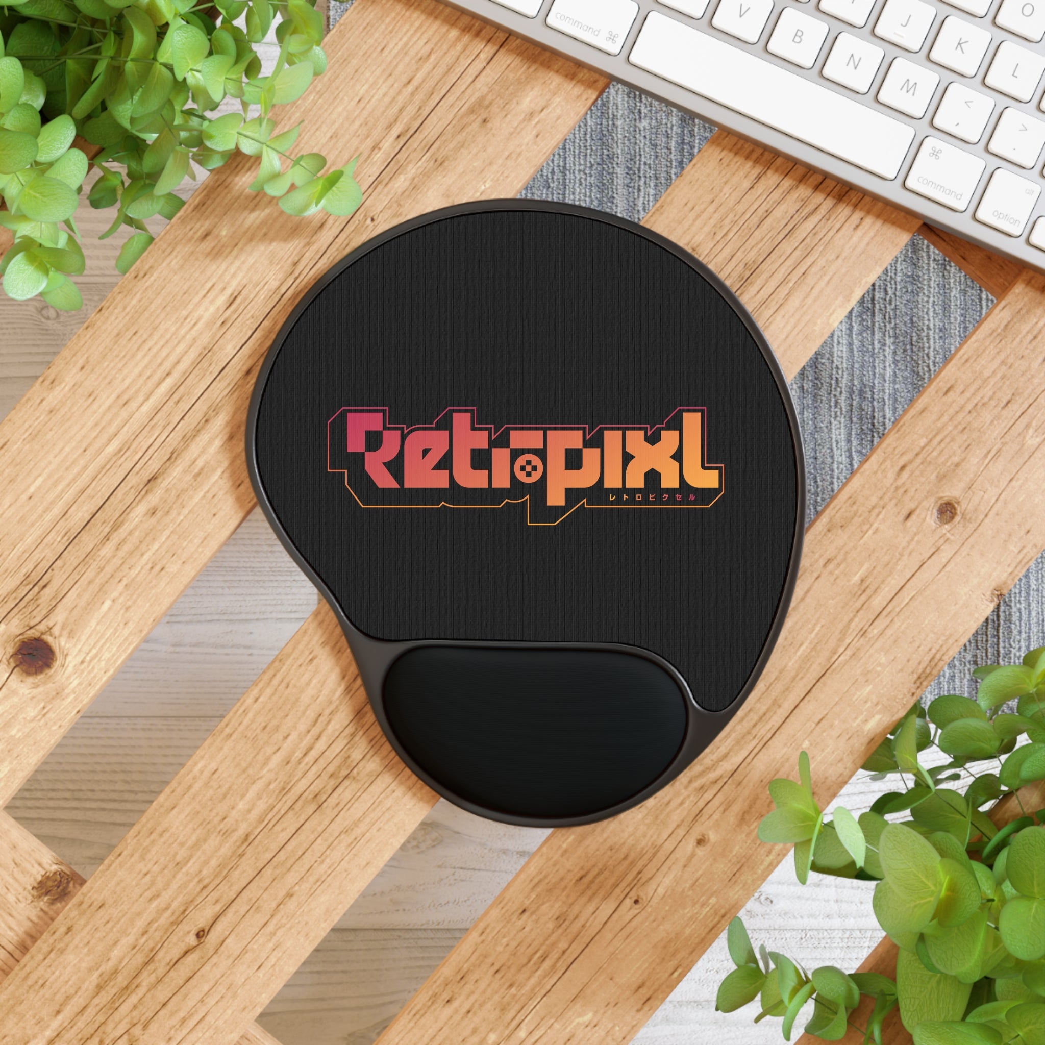 mouse pad for retro gaming players and retrogaming collectors on retropixl.com that provides consoles from Japan