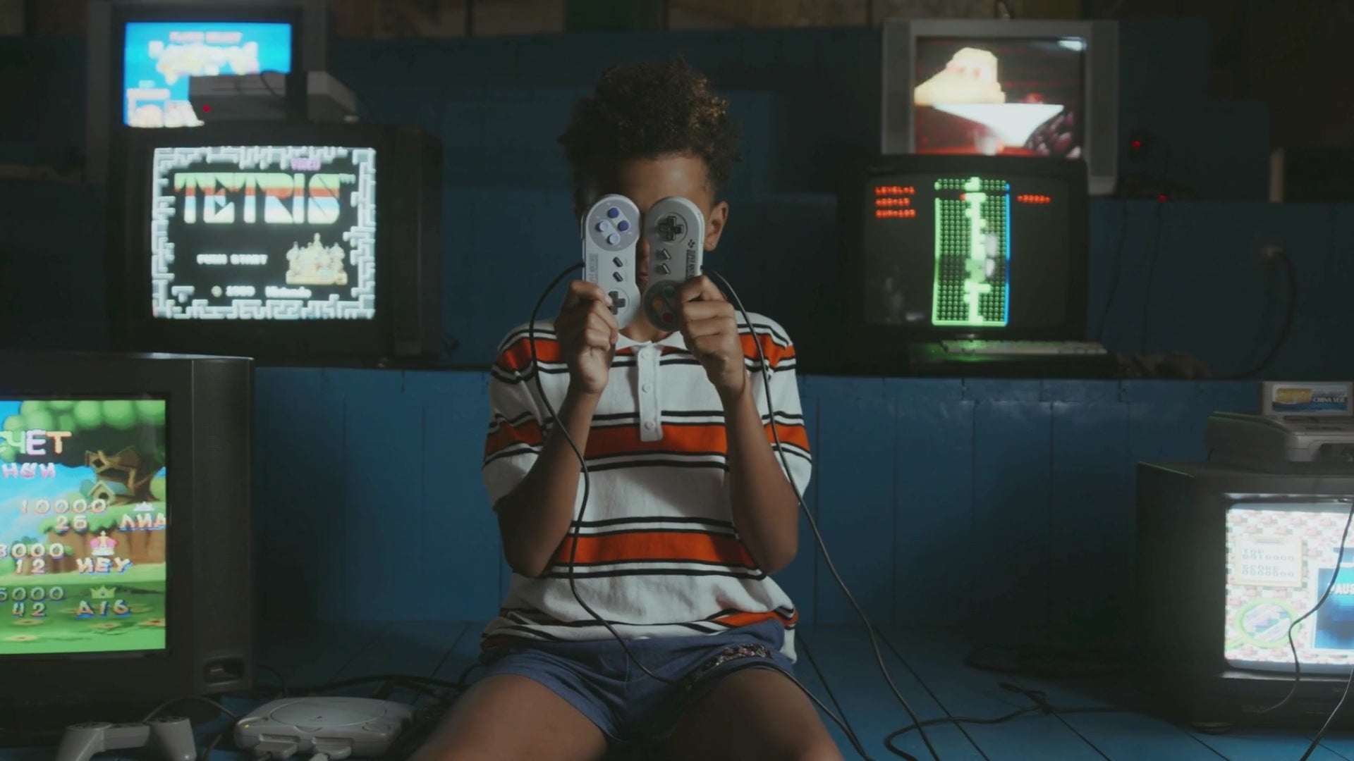 Load video: Retro gaming accessories collection on Retropixl